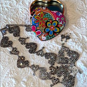 Beautiful Brighton chain-like stone belt with matching earrings